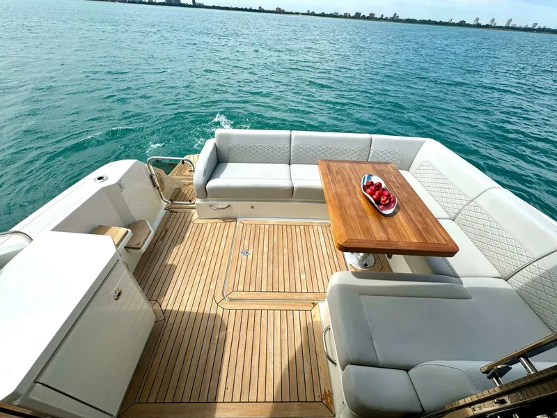 Slide: The Image of Sea Ray 510 Sundancer 2017 - 4758458