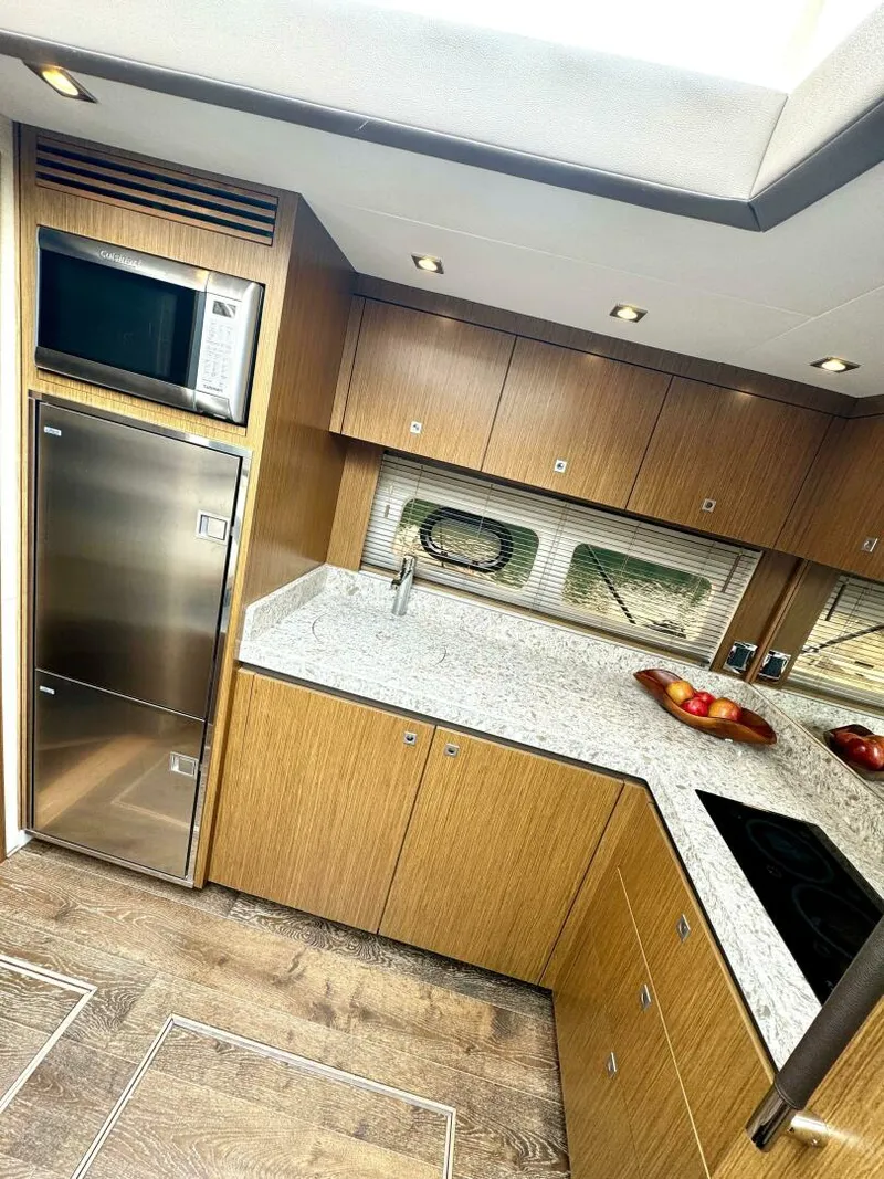 Slide: The Image of Sea Ray 510 Sundancer 2017 - 4758490