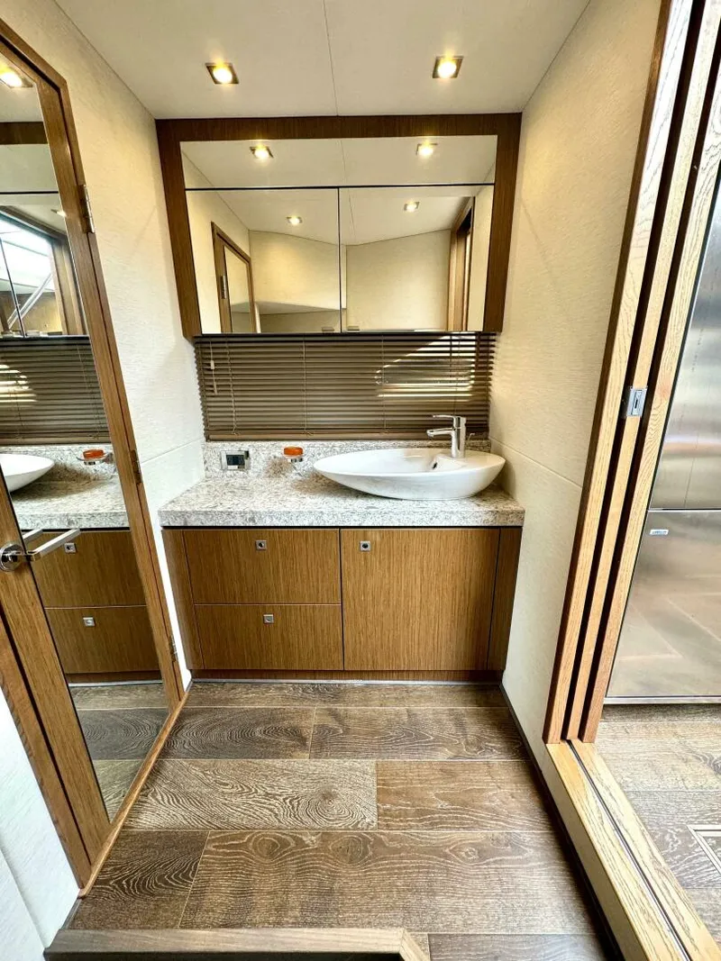 Slide: The Image of Sea Ray 510 Sundancer 2017 - 4758495