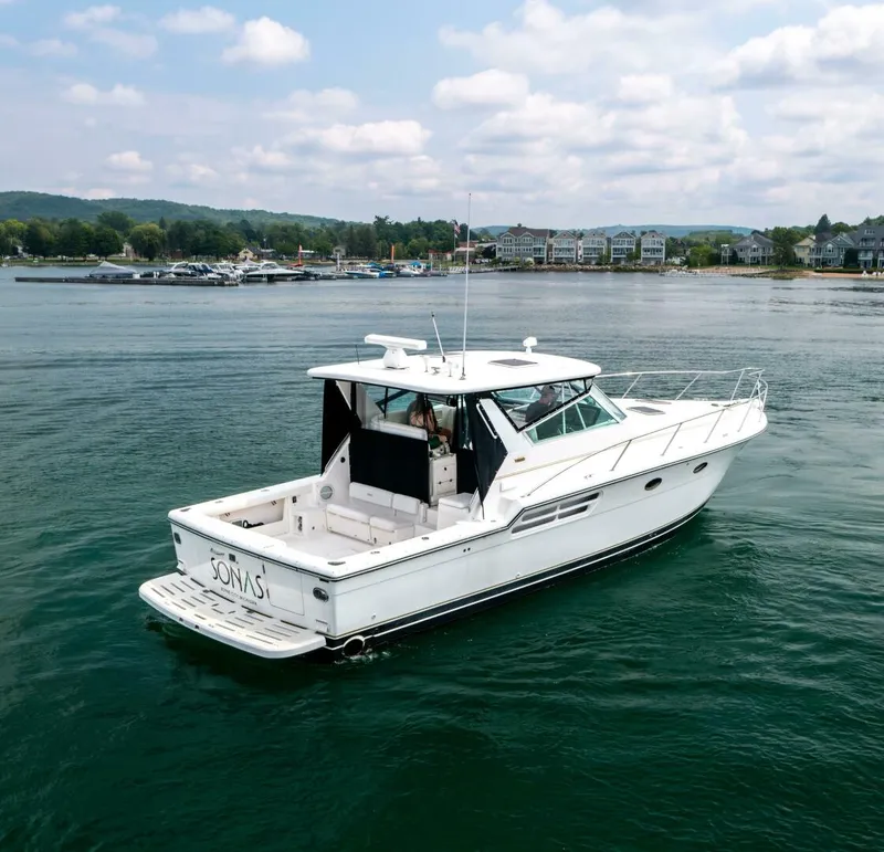 Slide: The Image of Tiara 4100 Open 2002 - 4758684