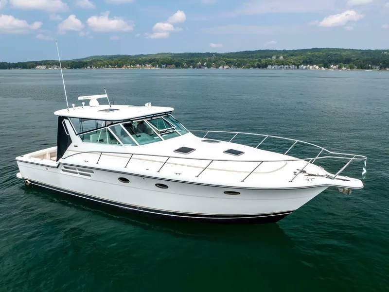 Slide: The Image of Tiara 4100 Open 2002 - 4758687