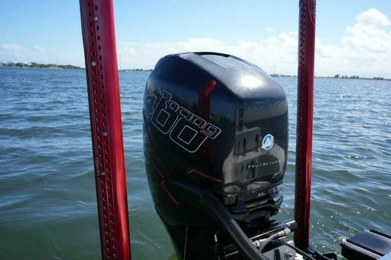 Slide: The Image of Engine 2018 Shearwater Center Console - 4761024