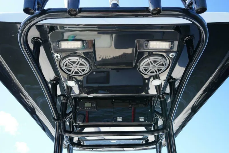 Slide: The Image of 2018 Shearwater Center Console - 4761025
