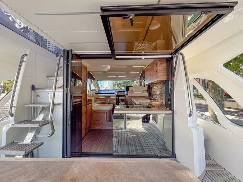 Slide: The Image of Greenline 45 Fly 2020 - 4943097