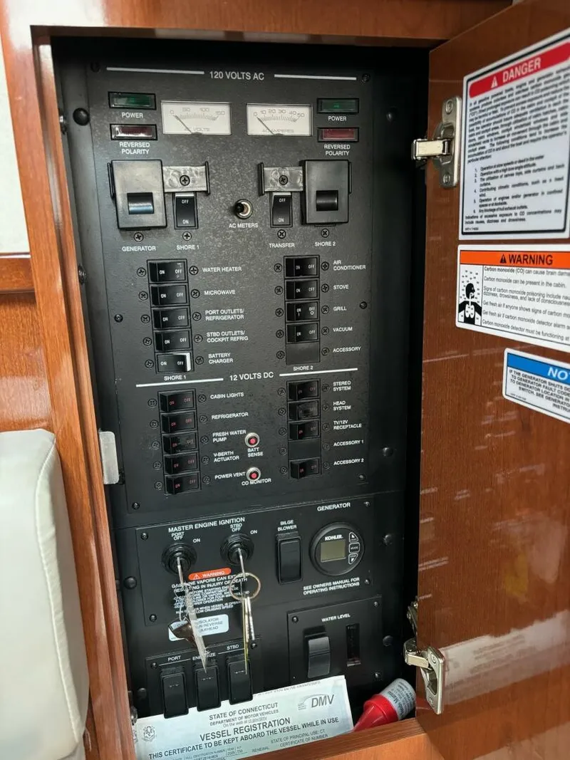 Slide: The Image of Sea Ray SUNDANCER 350 2009 - 4763458