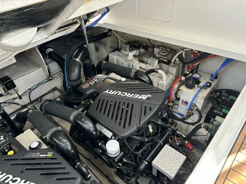 Slide: The Image of Sea Ray SUNDANCER 350 2009 - 4763471