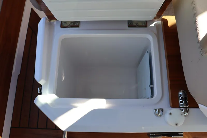 Slide: The Image of Axopar 28 CABIN 2023 - 4777951
