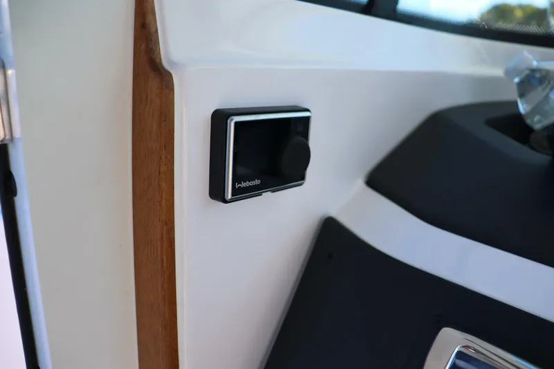 Slide: The Image of Axopar 28 CABIN 2023 - 4777952