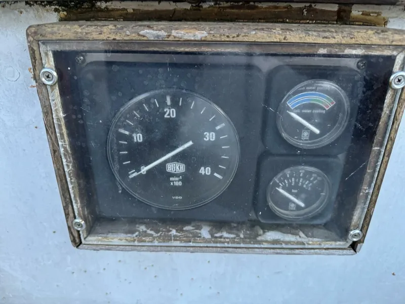 Slide: The Image of Sadler 34 1985 - 4764818