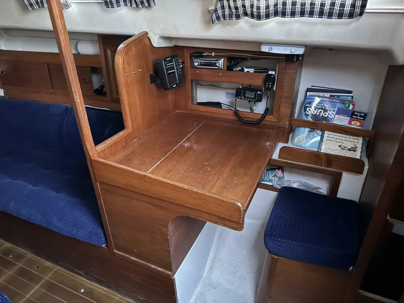 Slide: The Image of Sadler 34 1985 - 4764829