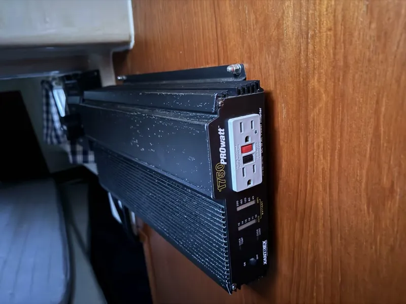 Slide: The Image of Sadler 34 1985 - 4764833