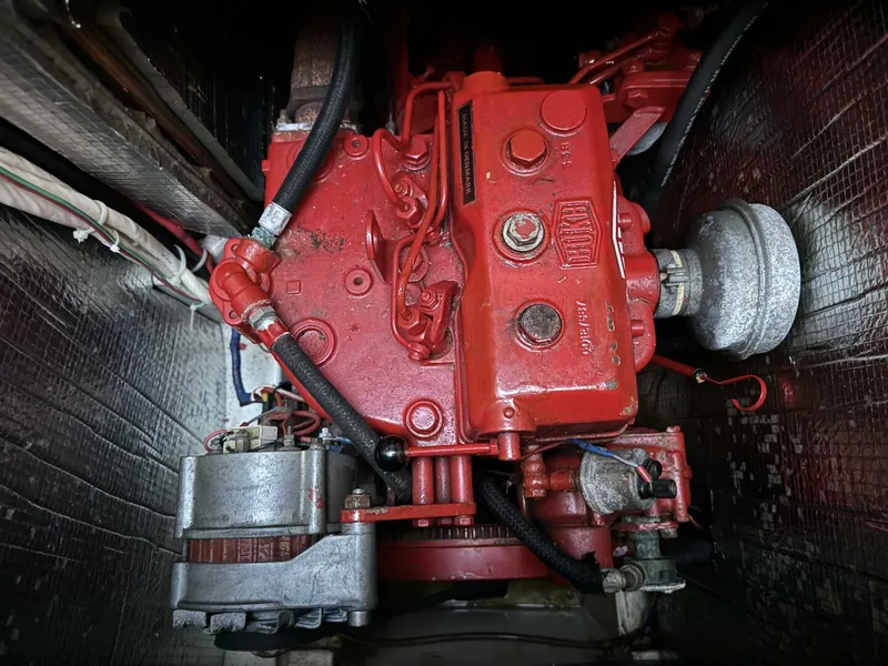 Slide: The Image of Sadler 34 1985 - 4764837