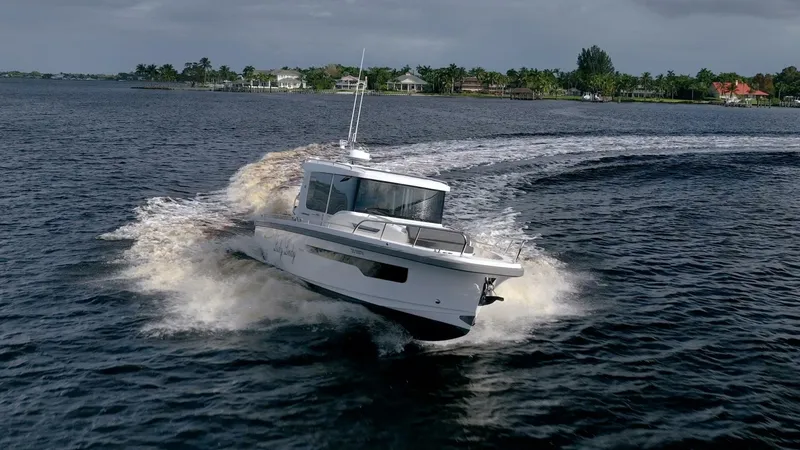 Slide: The Image of Nimbus C-11 2021 - 4766222