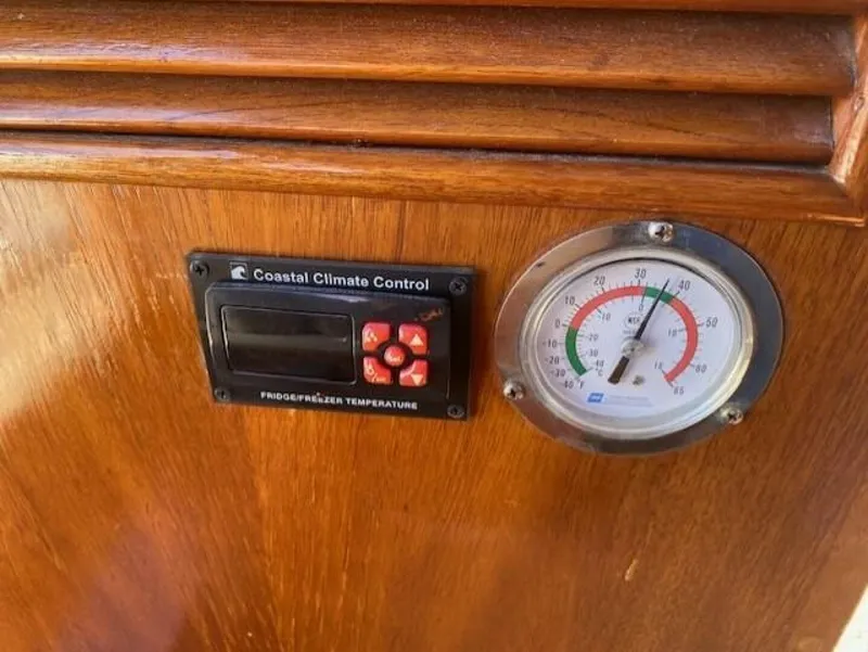 Slide: The Image of Refrigeration Controls and Thermostat Thermostat - 4766389