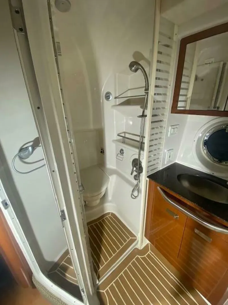 Slide: The Image of Sea Ray 370 Sundancer 2012 - 4767452