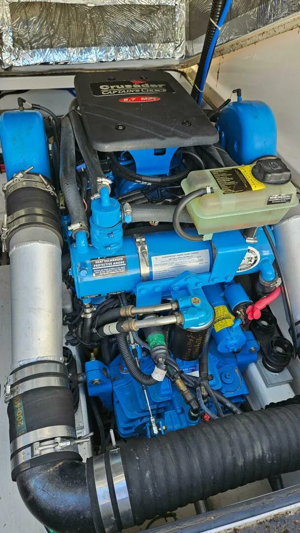 Slide: The Image of Tiara 2900 Coronet 2006 - 4767584