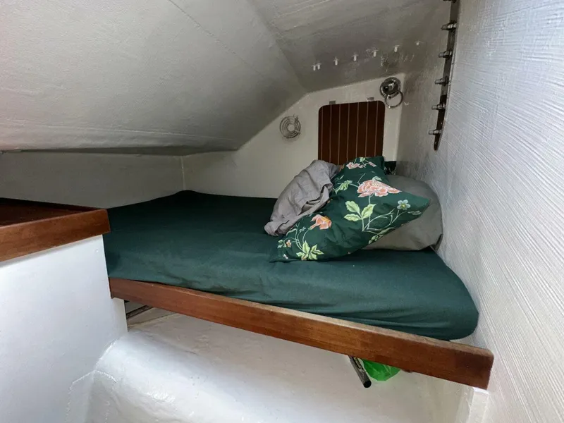 Slide: The Image of Russell Yachts Crowther 1993 - 4771090