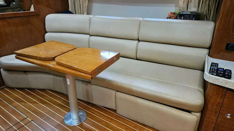 Slide: The Image of Regal 3760 Commodore 2007 - 4774564