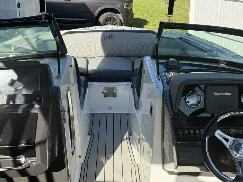 Slide: The Image of Monterey 24 2018 - 4775966