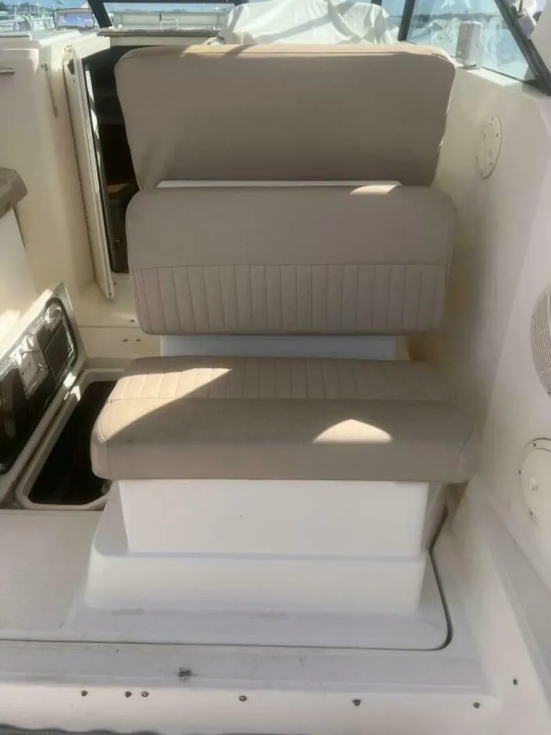 Slide: The Image of Bench Seat Port Side - 4776034