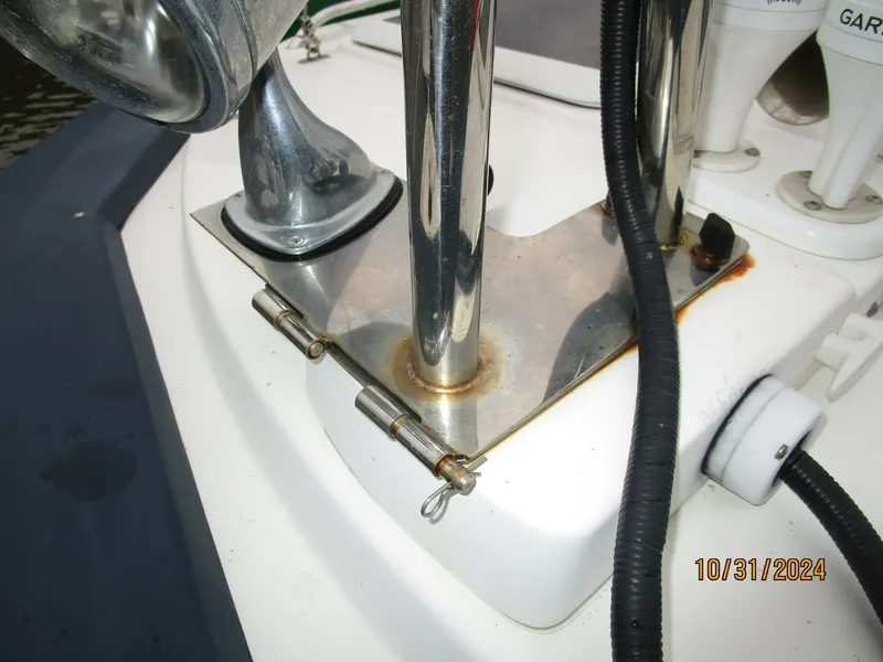 Slide: The Image of 29' Ranger Tugs mast base hinge - 4776128