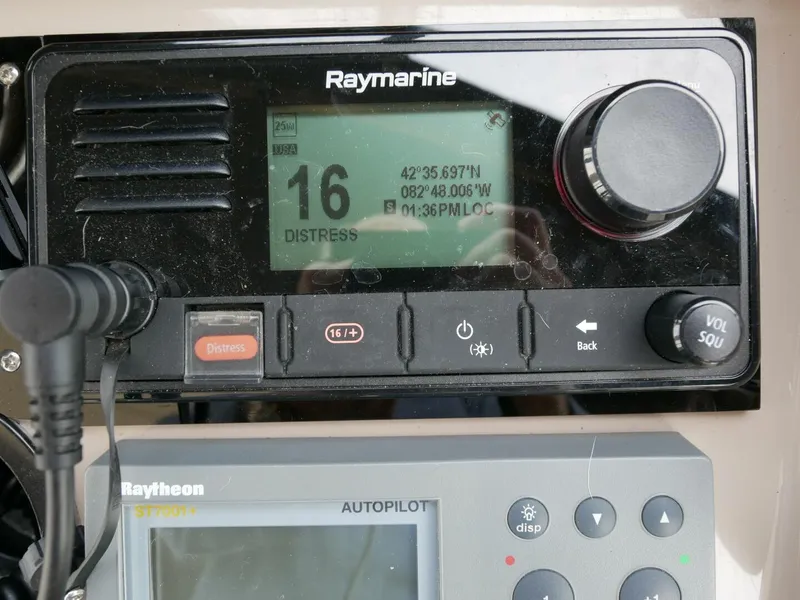 Slide: The Image of Sea Ray 360 Sundancer 2002 - 4778095