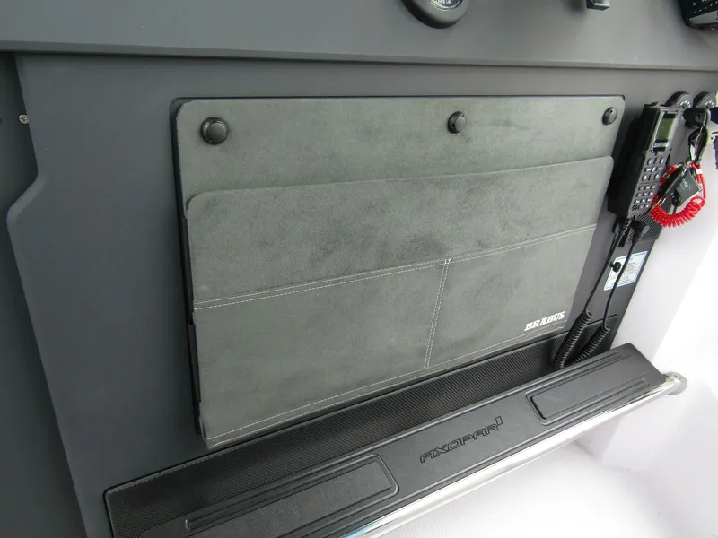 Slide: The Image of Axopar 37 Sun Top 2024 - 5283189