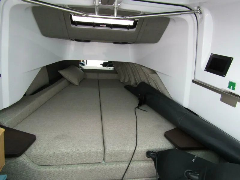 Slide: The Image of Axopar 37 Sun Top 2024 - 5283193