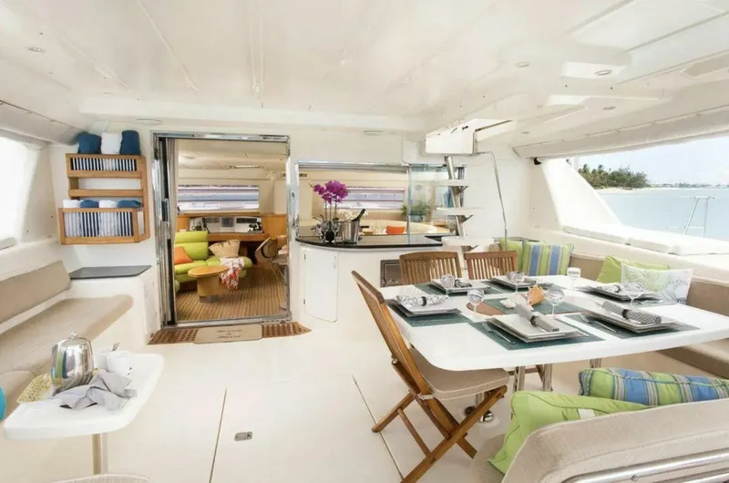 Slide: The Image of 2004 Leopard 62 - 4779515