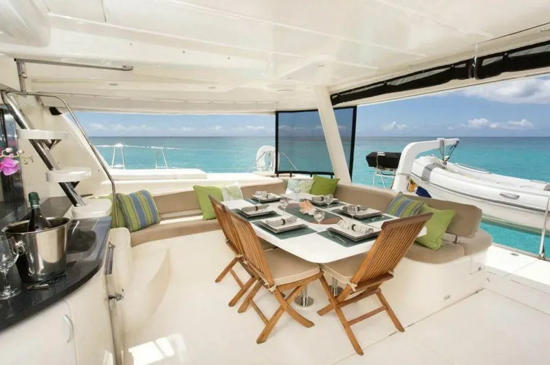 Slide: The Image of 2004 Leopard 62 - 4779516