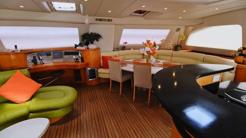 Slide: The Image of 2004 Leopard 62 - 4779588