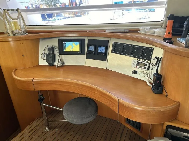 Slide: The Image of 2004 Leopard 62 - 4779532