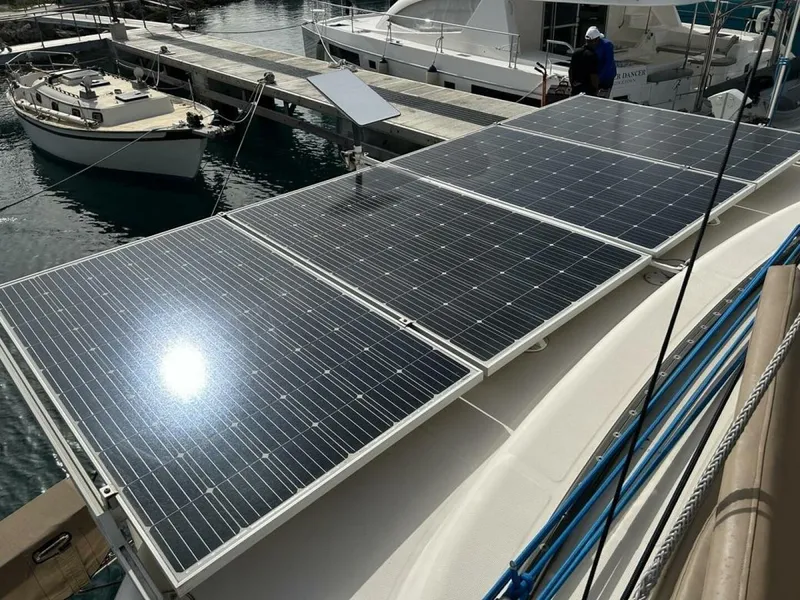 Slide: The Image of 2004 Leopard 62 - 4779529