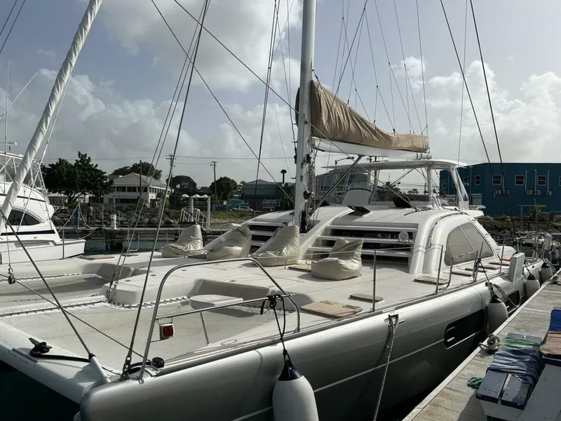 Slide: The Image of 2004 Leopard 62 - 4779526