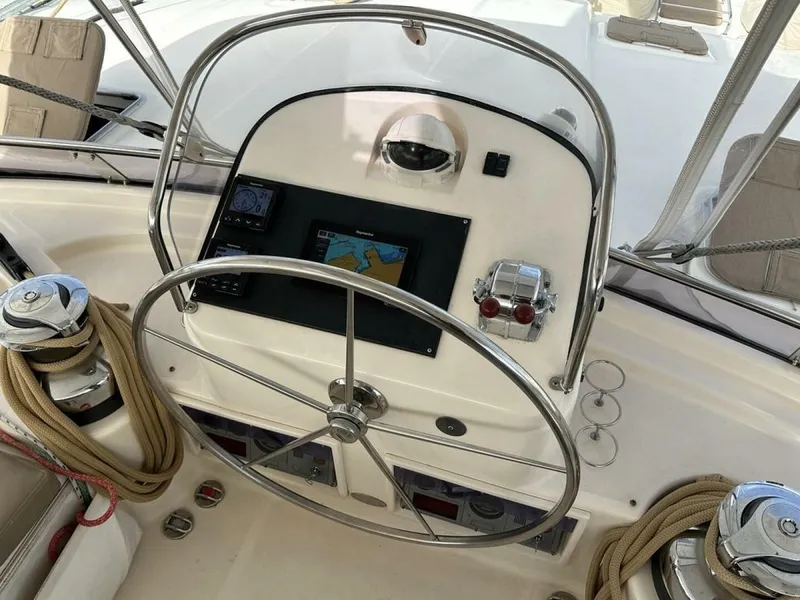 Slide: The Image of 2004 Leopard 62 - 4779527