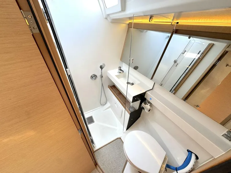 Slide: The Image of Jeanneau 44 2019 - 4782292