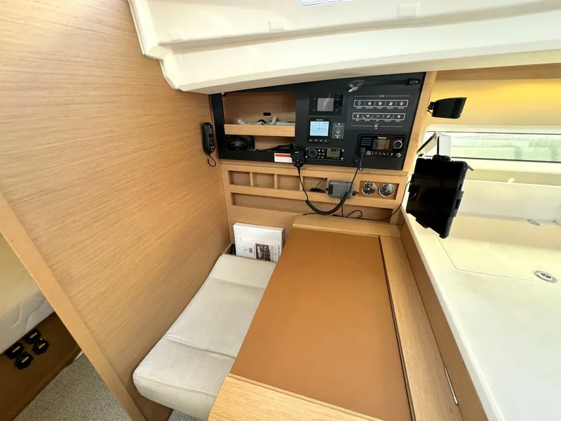 Slide: The Image of Jeanneau 44 2019 - 4782300