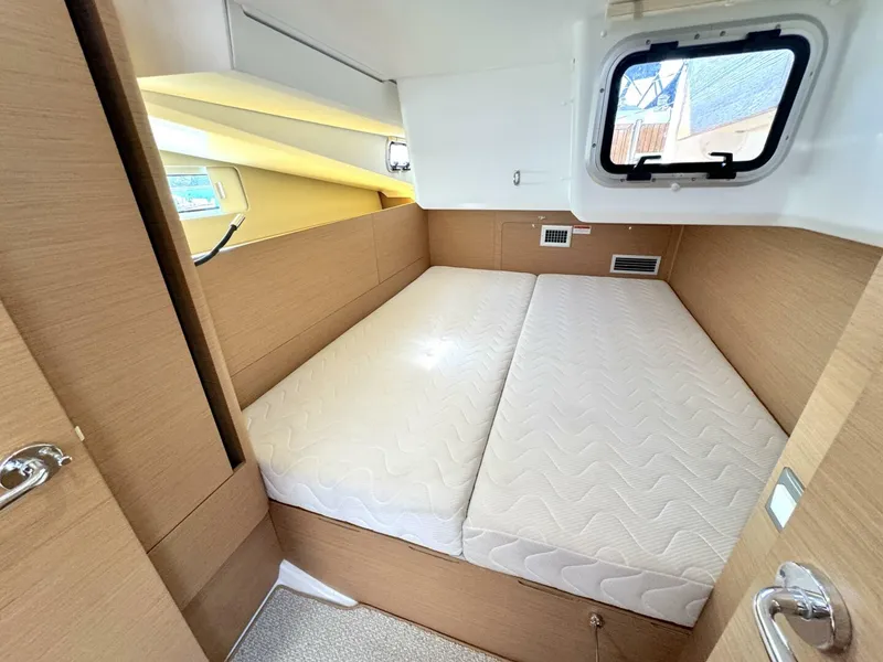 Slide: The Image of Jeanneau 44 2019 - 4782304