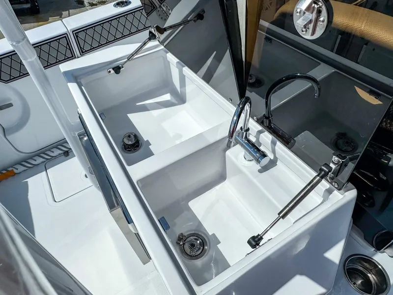 Slide: The Image of Wellcraft 302 Fisherman 2025 - 5315803