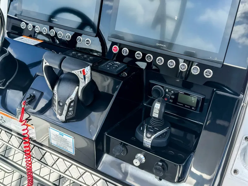 Slide: The Image of Wellcraft 302 Fisherman 2025 - 5315814