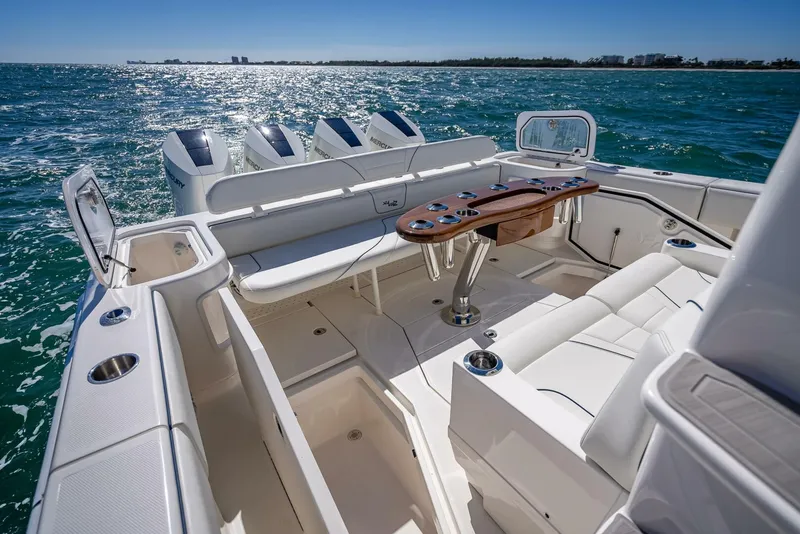 Slide: The Image of SeaVee 420Z 2024 - 5648205