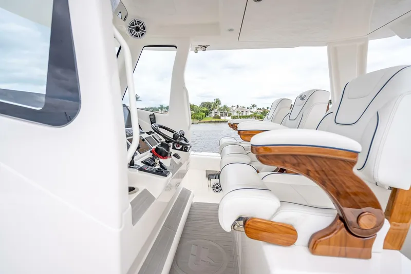 Slide: The Image of SeaVee 420Z 2024 - 5648217