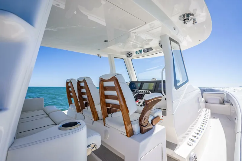 Slide: The Image of SeaVee 420Z 2024 - 4832348