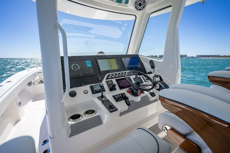 Slide: The Image of SeaVee 420Z 2024 - 5648200