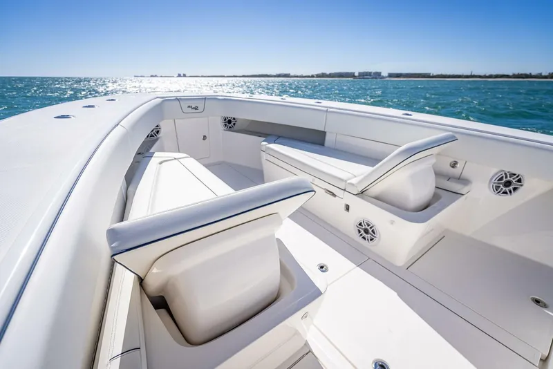 Slide: The Image of SeaVee 420Z 2024 - 4832356