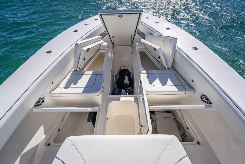 Slide: The Image of SeaVee 420Z 2024 - 4832362