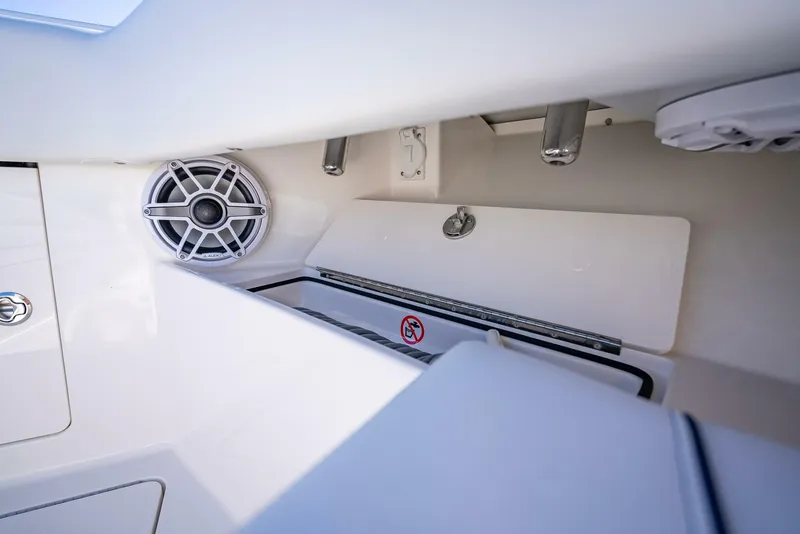 Slide: The Image of SeaVee 420Z 2024 - 4832366