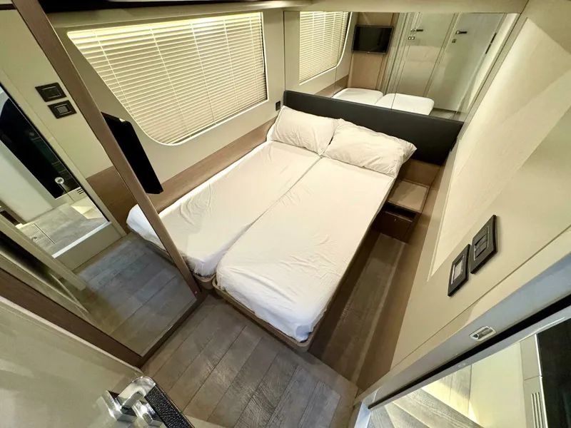 Slide: The Image of Absolute 62 Fly 2023 - 4786378
