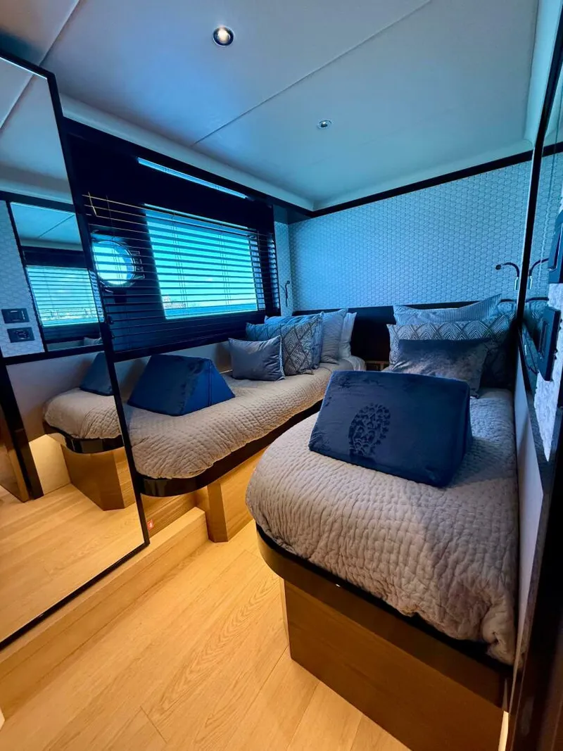 Slide: The Image of Absolute 64 Navetta 2022 - 4786484