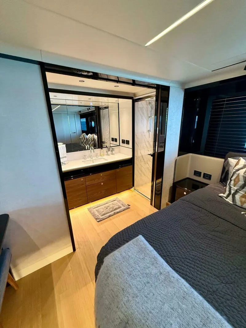 Slide: The Image of Absolute 64 Navetta 2022 - 4786487